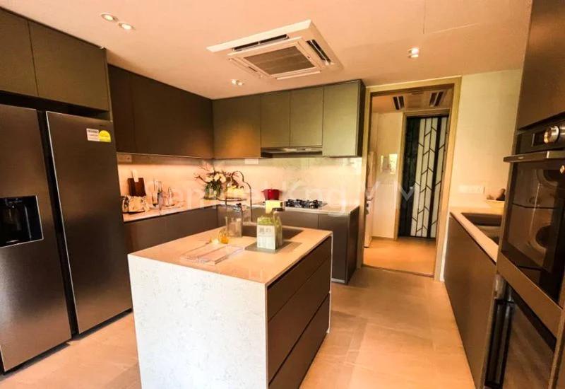 3 Bed Condo for Sale in  Thomson View Condominium - Image 2